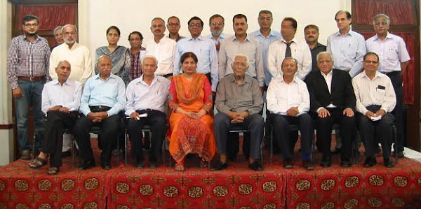 Fabulous photo of Sheelah Naseem in brilliant colour among Pakistan colleagues. Sheelah is CEO of the College of FM of Pakistan
