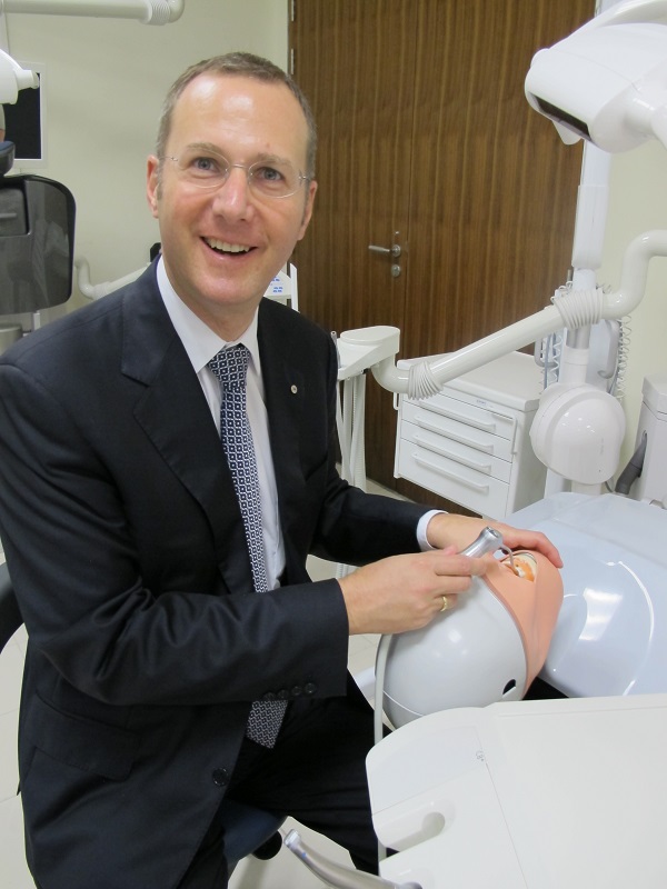 Michael Kidd enjoyed the dentistry simulation in Dubai in 2015