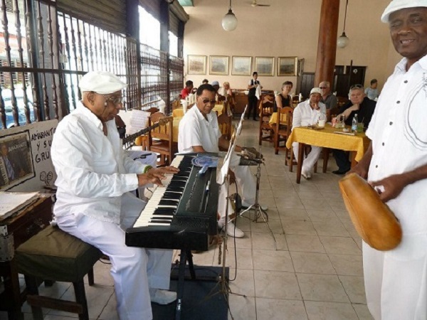 Rich Roberts sent this photo of him listening to music at the Buena Vista Social Club in Cuba. Such a classic thing to do. WONCA News April 2012.