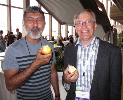 Shabir Moosa (South Africa) and Ilkka Kunnamo (Finland) at WONCA Prague 2013 - the apples made this a favourite.