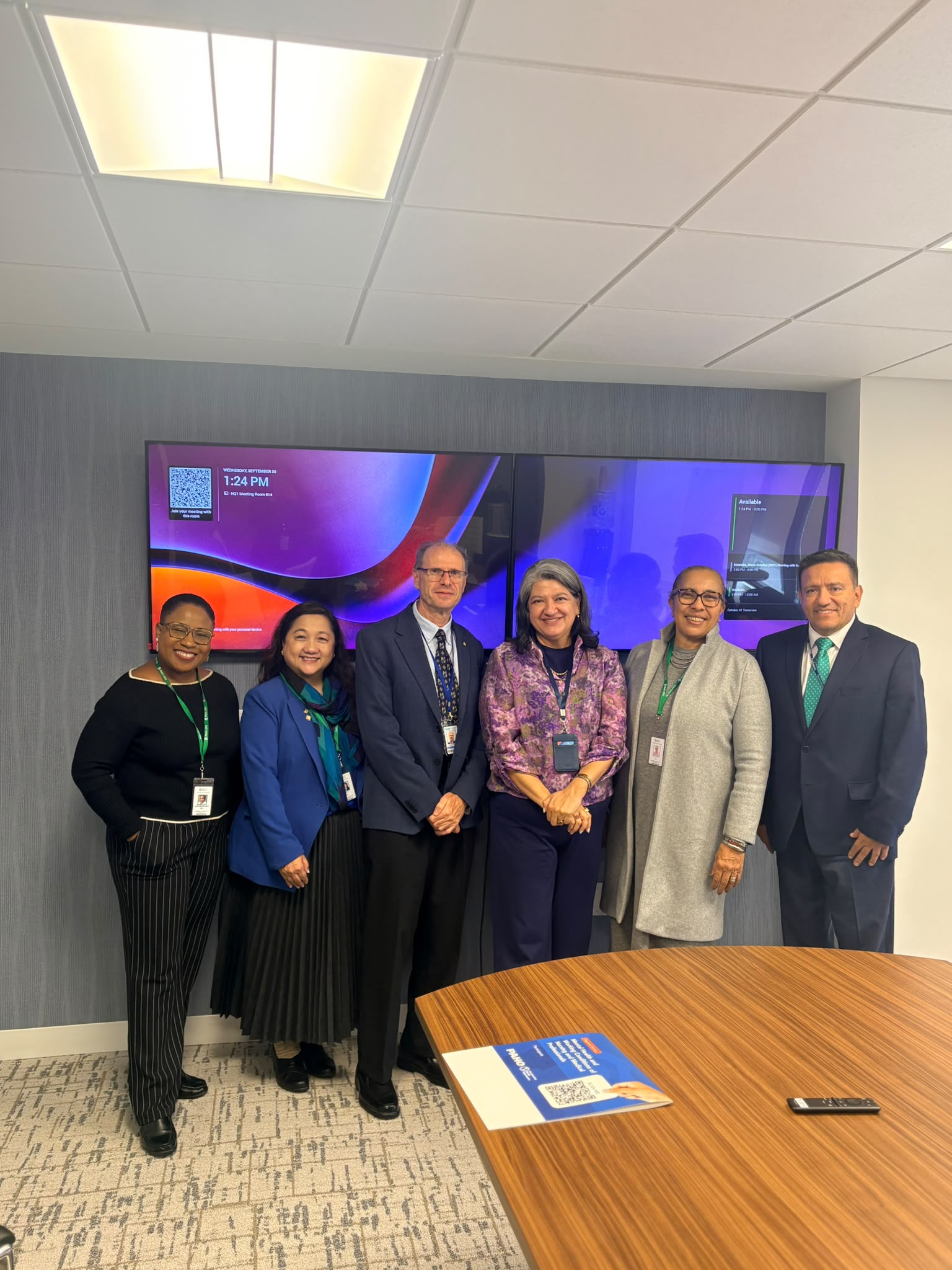 Dr Tania Whitby-Best, Dr Kim Yu, Gabriel Listovsky, Laura Ramírez Saborío, Dr Dora Patricia Bernal Ocampo and Dr E. Benjamín Puertas